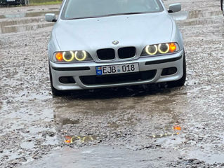 BMW 5 Series foto 6