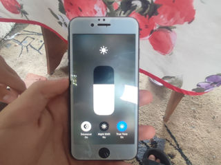 Vind IPhone 8  foto 4