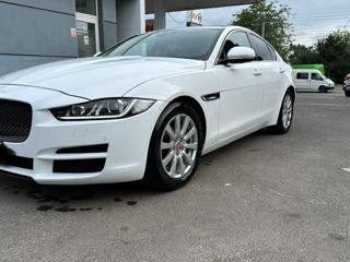 Jaguar XE foto 3