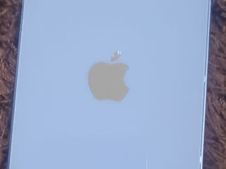 Iphone 14, baterie 100%