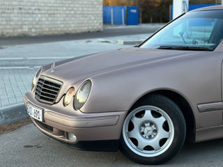 Mercedes E-Class foto 4