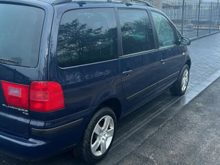 Volkswagen Sharan foto 2