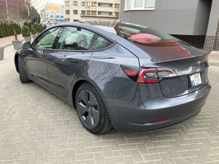 Tesla Model 3 foto 4