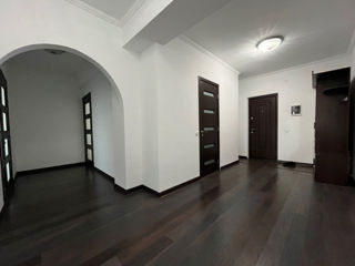 Apartament cu 2 camere, 77 m², Poșta Veche, Chișinău foto 7