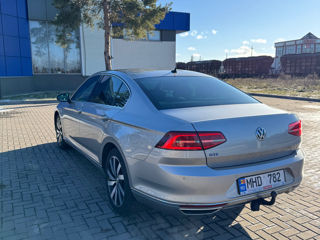 Volkswagen Passat foto 3