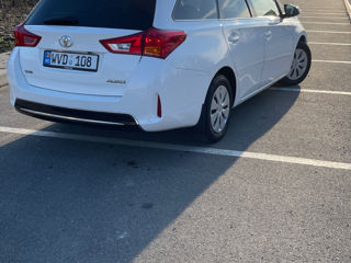 Toyota Auris фото 8