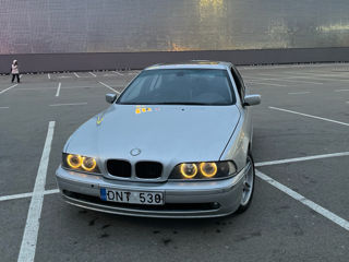 BMW 5 Series foto 7