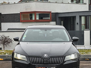 Skoda Superb foto 3