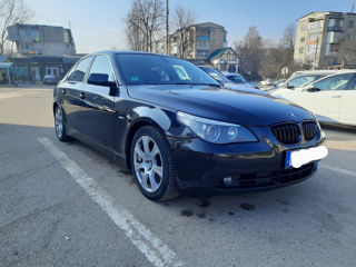 BMW 5 Series foto 2