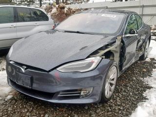 Tesla Model S foto 2