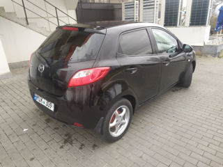 Mazda 2 foto 2