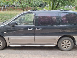 KIA Carnival foto 2