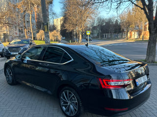 Skoda Superb foto 3