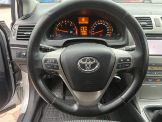 Toyota Avensis foto 12