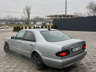 Mercedes E-Class foto 5