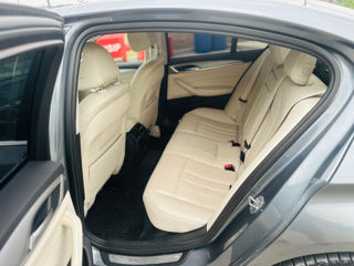 BMW 5 Series foto 3