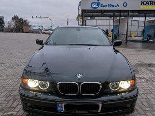 BMW 5 Series foto 1