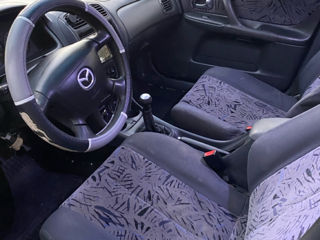 Mazda 323 foto 8