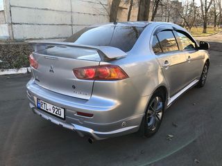 Mitsubishi Lancer foto 10