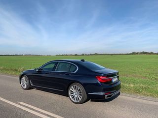 BMW 7 Series foto 4