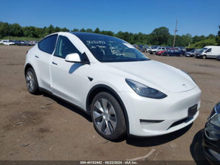 Tesla Model Y foto 4