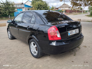 Hyundai Accent foto 4