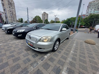 Toyota Avensis foto 2