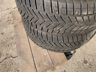 R17/60/215 GoodYear (Iarna) foto 4