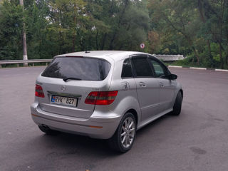 Mercedes B-Class foto 9