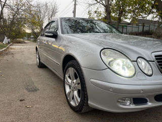 Mercedes E-Class foto 2