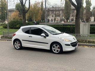 Peugeot 207 foto 2