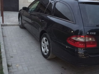 Mercedes E-Class foto 4