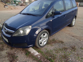 Opel Zafira foto 1