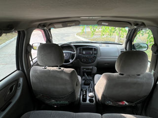 Mazda Tribute foto 3