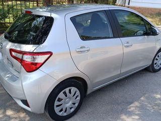 Toyota Yaris foto 2