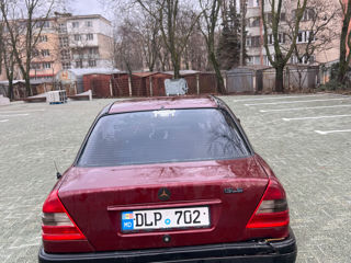 Mercedes C-Class foto 7