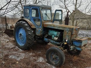 Tractor.cu plug foto 2