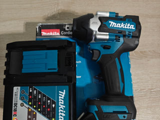 Makita DTW300  DTW700