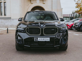 BMW XM 50e negru sapphire foto 2