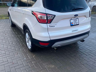 Ford Escape foto 2