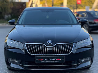 Skoda Superb foto 3