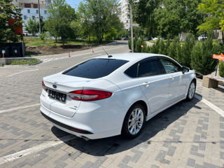 Ford Fusion foto 3