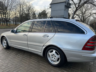 Mercedes C-Class foto 4