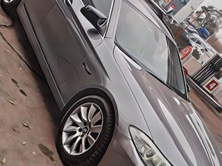 BMW 5 Series foto 7