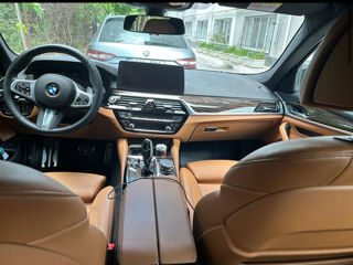 BMW 5 Series foto 7