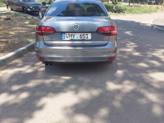 Volkswagen Jetta foto 7