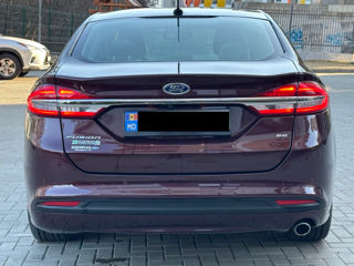 Ford Fusion foto 6