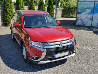 Mitsubishi Outlander foto 1