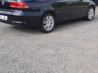 Volkswagen Passat foto 3