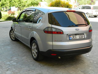 Ford S-Max foto 1